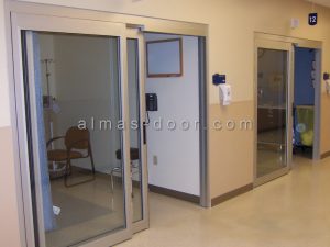 نمونه کار درب اتوماتیک شیشه ای اسلایدینگ بیمارستان رسول اکرم تهران